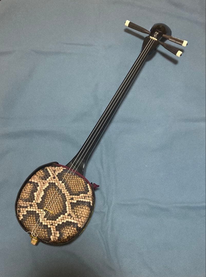 沖縄 三線(サンシン) 三味線　人工皮 スタンド付き