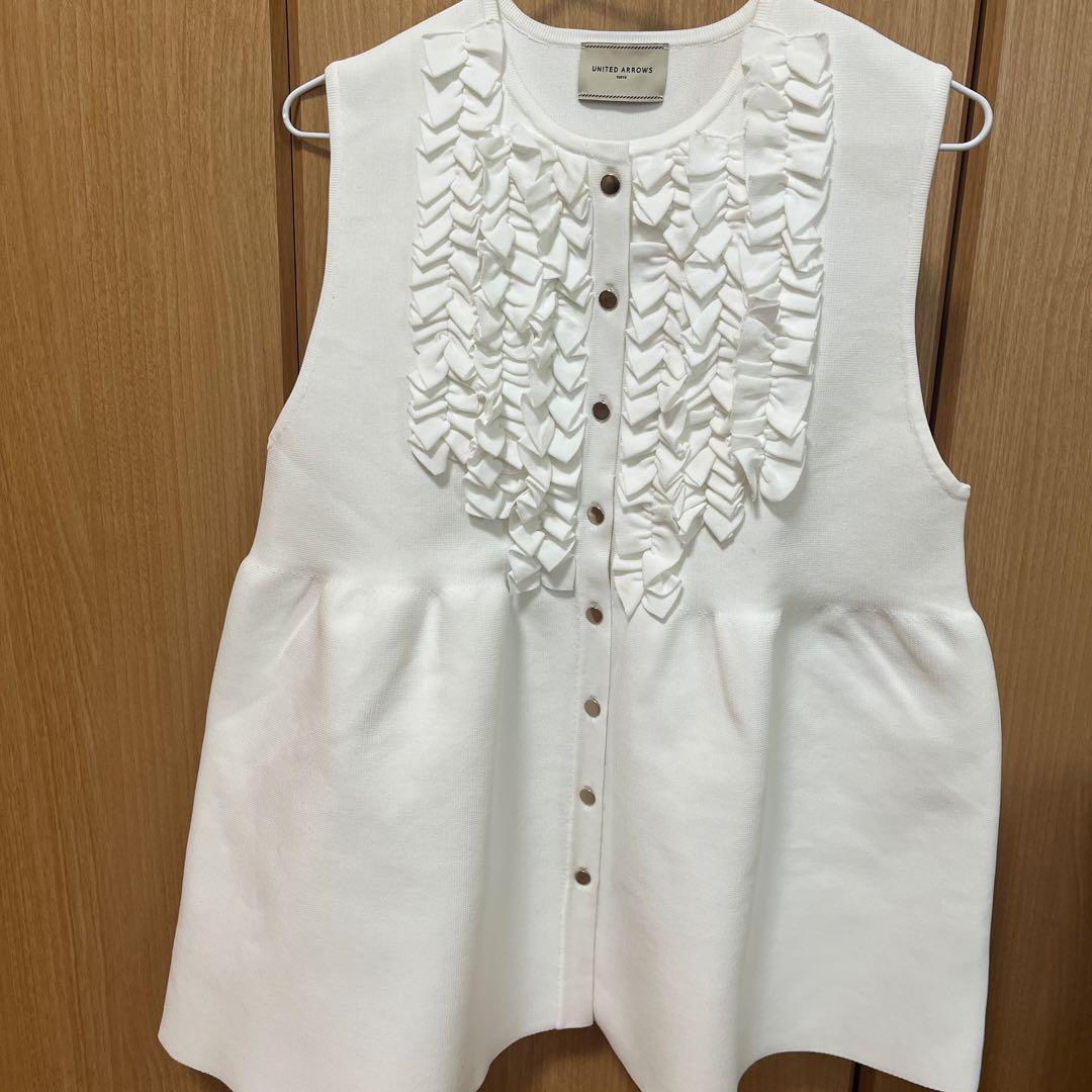 UNITED ARROWS P ミニフリル ニットベスト（最終値下げです）