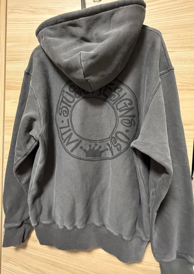 美品　Stussy パーカー　Sサイズ