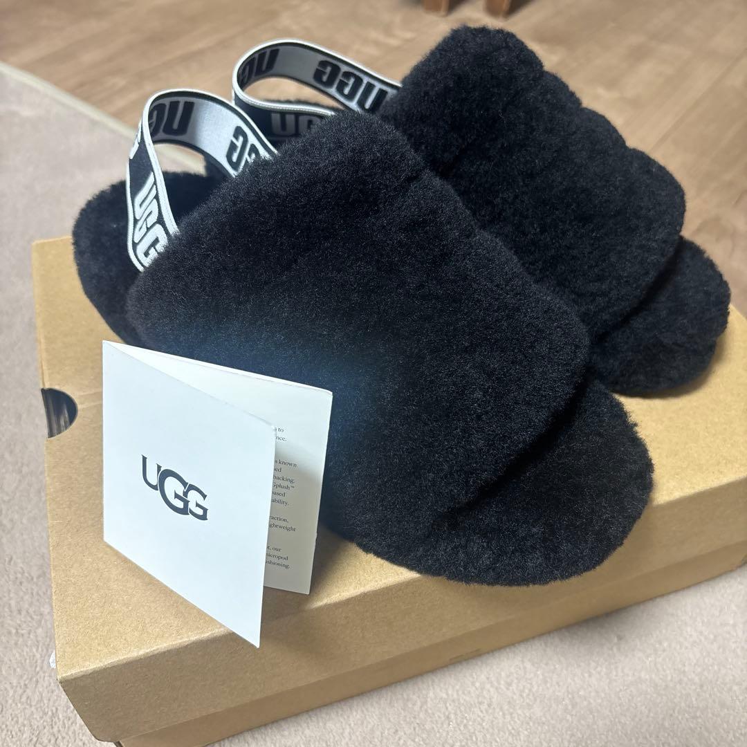 UGG ブラック ファーサンダル　早い者勝ち！！