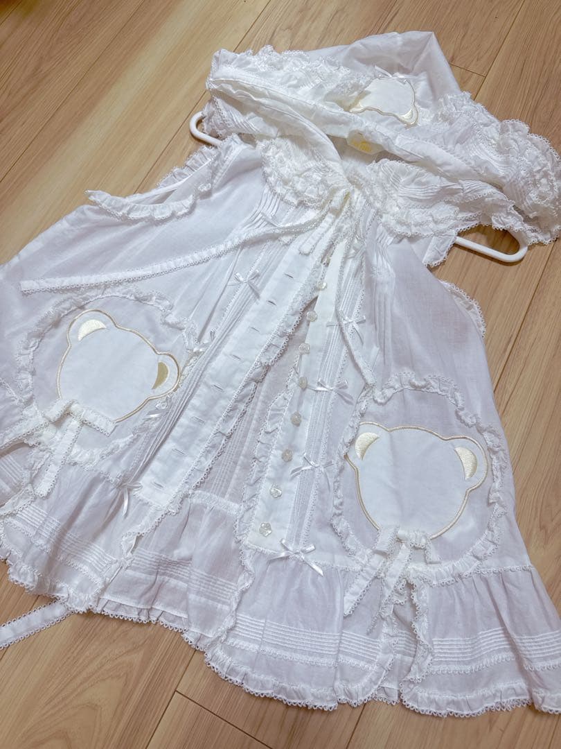 ピンクハウス　テディワッペン付きフードベスト　白