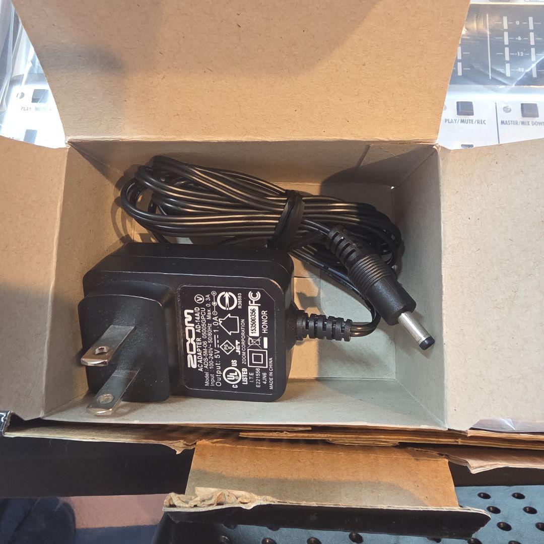 ZOOM R24 マルチトラックレコーダー