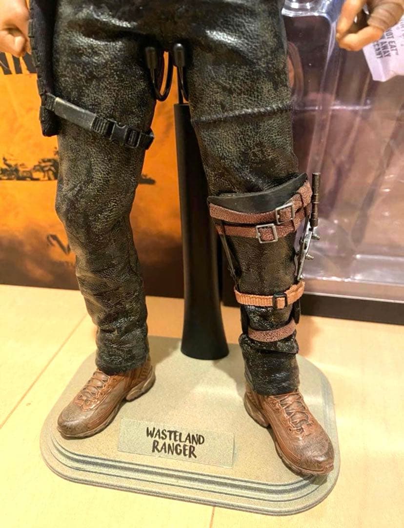 美品 マッドマックス トム・ハーディWasteland Ranger デスロード