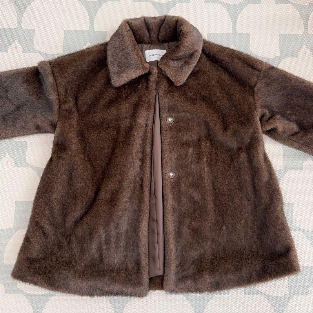 ＜EMMEL REFINES＞EM フェイクファー ミディアム コート