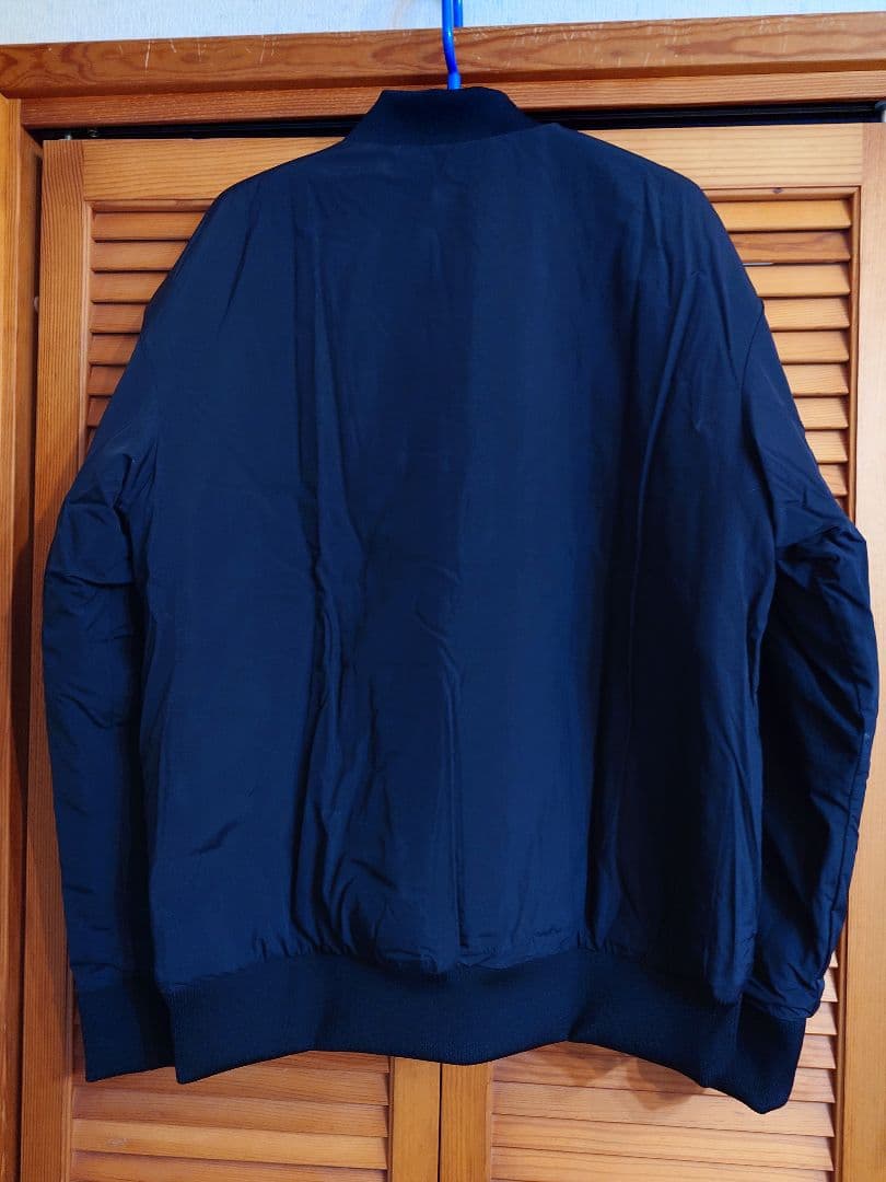 リバプール　25-26　アディダスオリジナルス　中綿ジャケット　リバーシブル