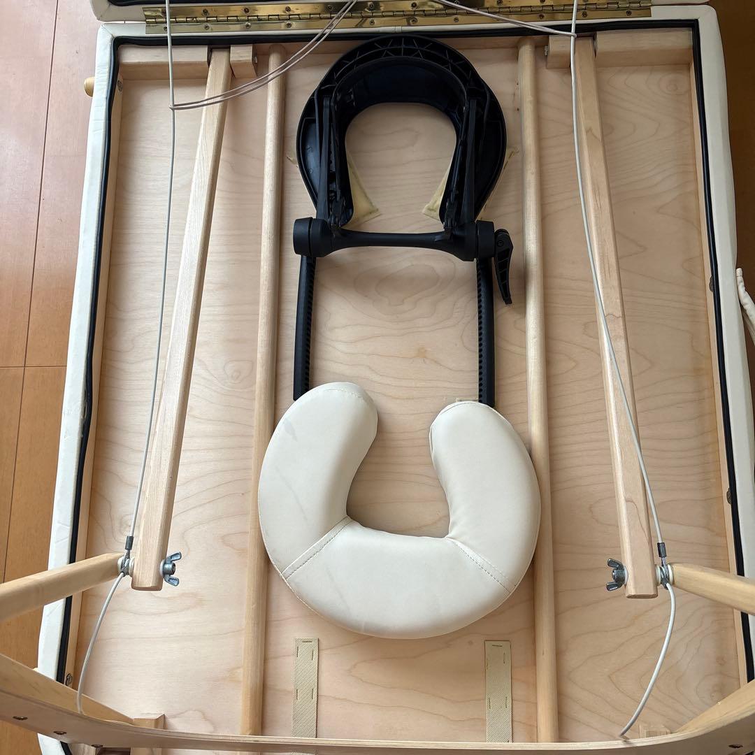 アースライト社製マッサージベッド