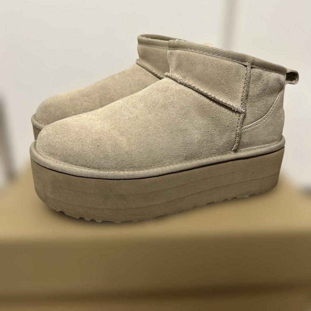 UGG 厚底ムートンブーツ 8 ベージュ