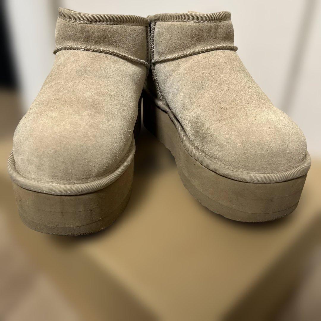 UGG 厚底ムートンブーツ 8 ベージュ
