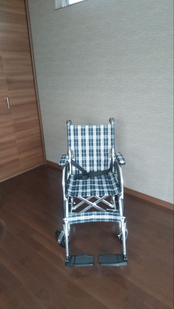 カドクラ製 チェック柄 介助用車椅子 ※ 整備点検清掃済み