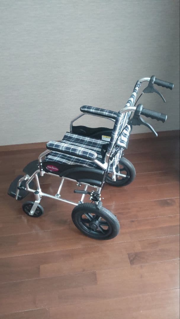 カドクラ製 チェック柄 介助用車椅子 ※ 整備点検清掃済み