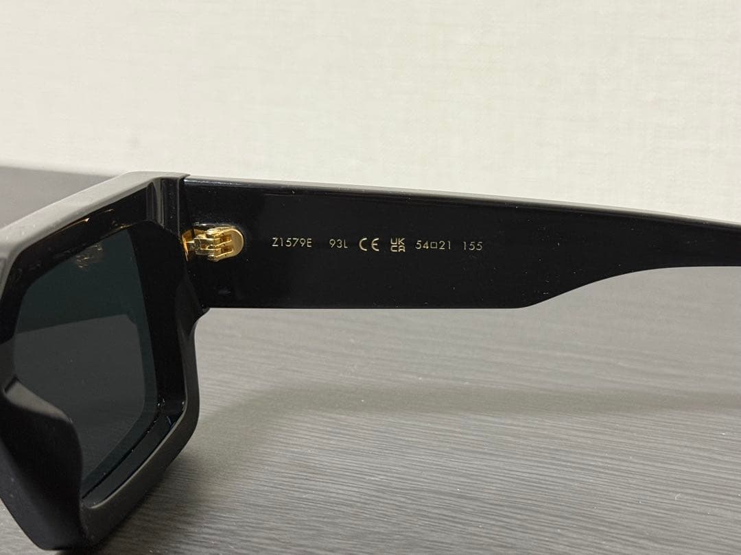 LOUIS VUITTON (ルイヴィトン) LVクラッシュ Z1579E