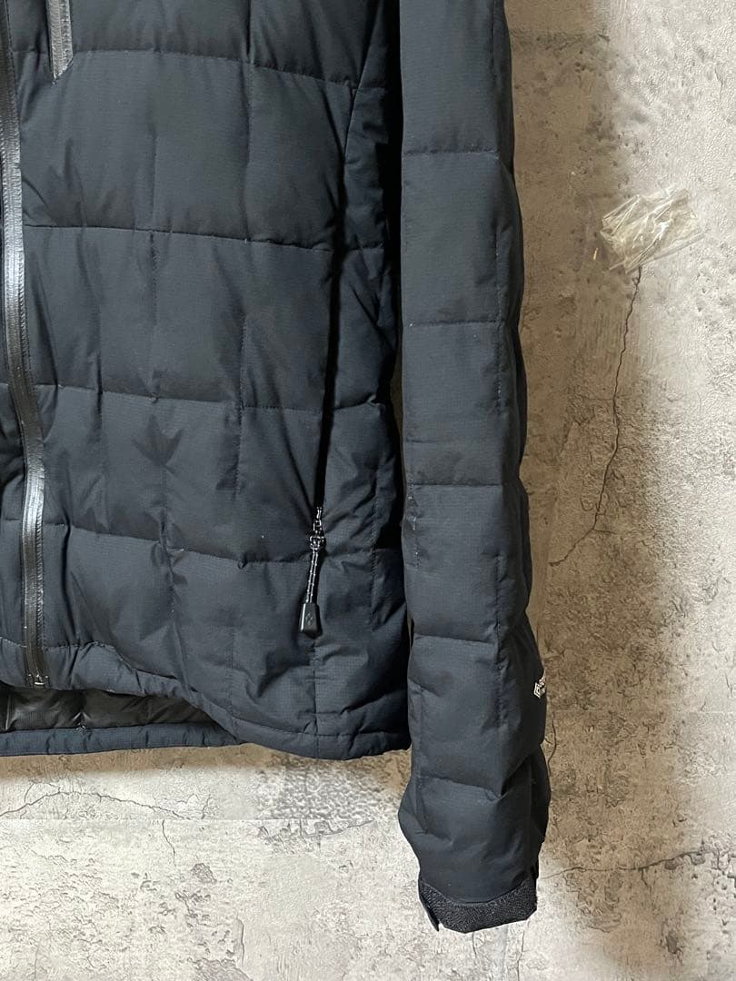 イグニスダウンパーカー　GORETEX M サイズ　【mont-bell 】