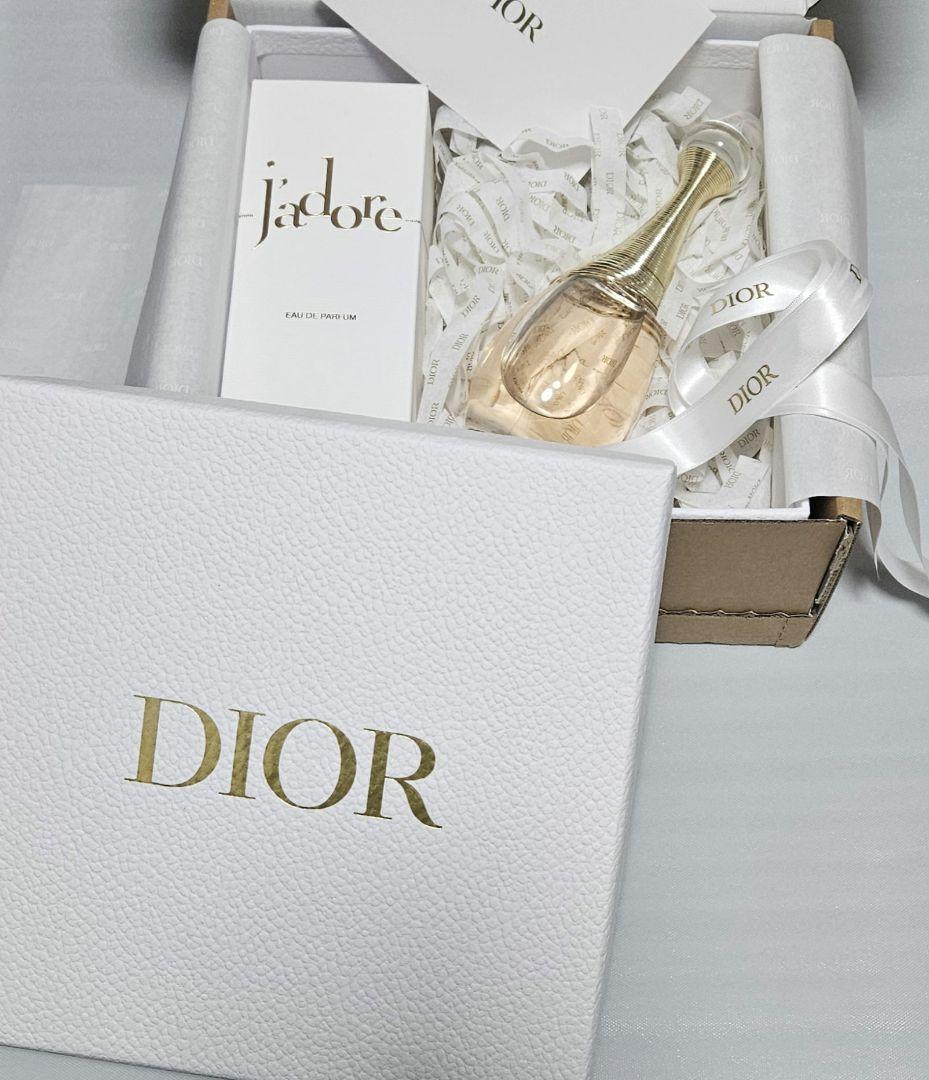 Dior j'adore Eau de Parfum ギフトボックス付き