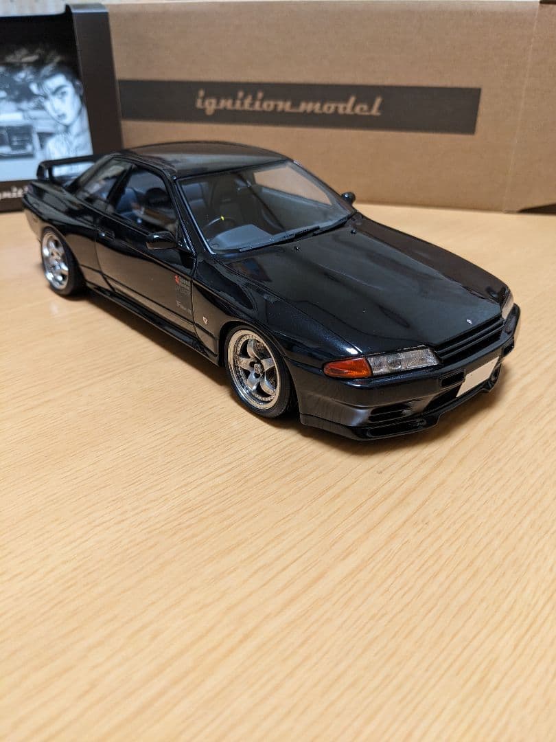 イグニッションモデル1/18　スカイライン GT-R ニスモ 頭文字D(中里毅)