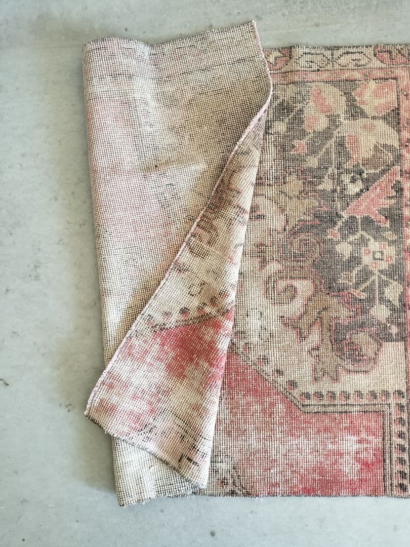 【最終価格】アヴァノス　擦れ感ヴィンテージトルコラグ No.704