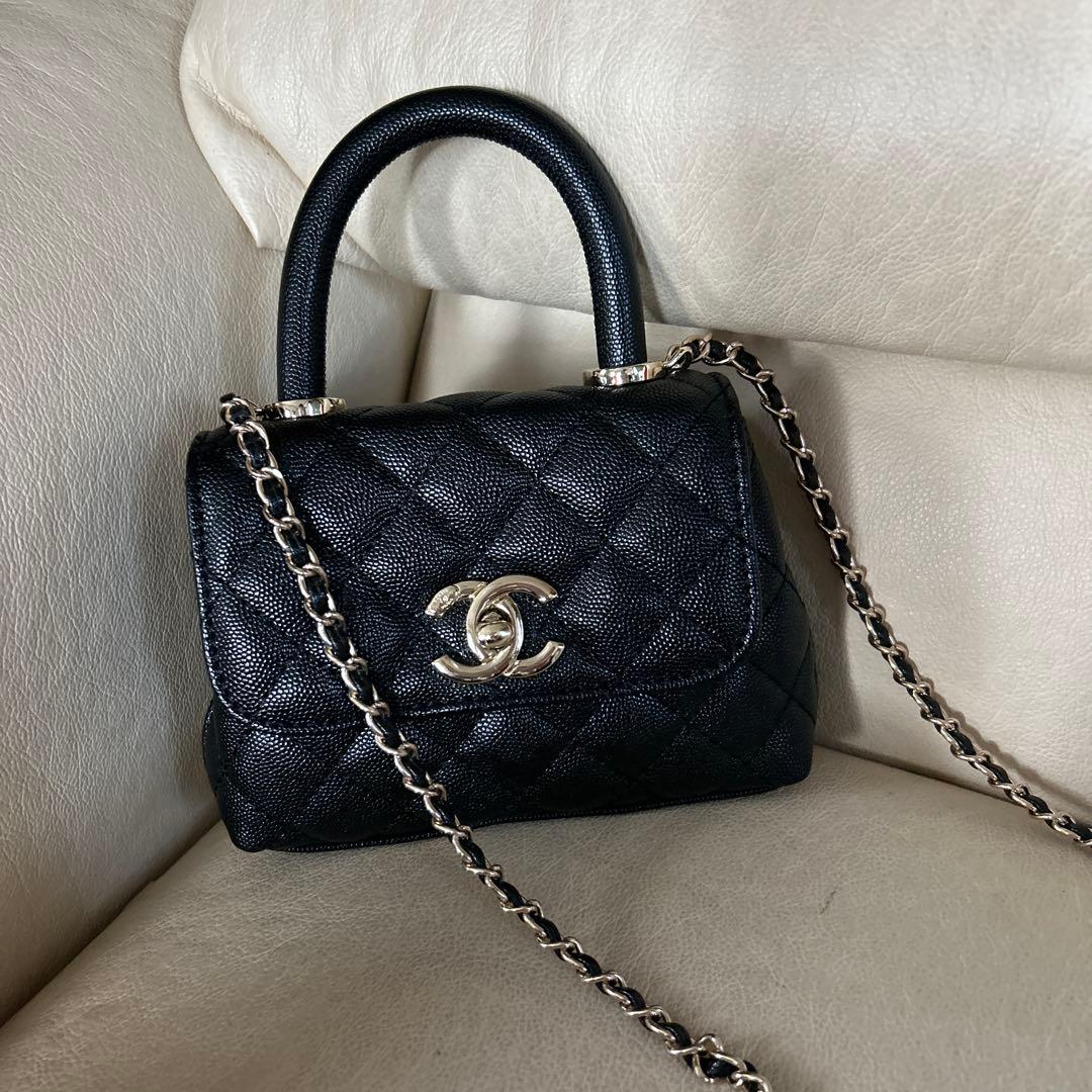 ブラックショルダーバッグ　ノベルティ　CHANEL