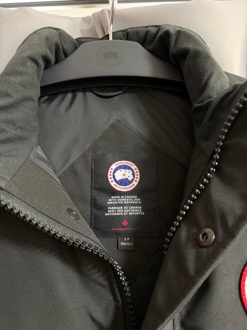 【20回程使用】カナダグース　ダウンベスト　メンズSサイズ　ブラック