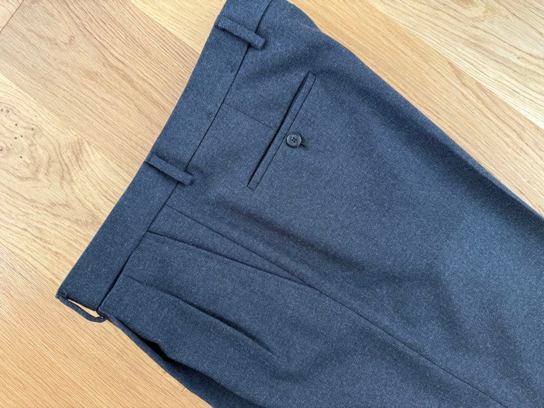 美品CARUSO ウールスラックス チャコールグレー District別注モデル