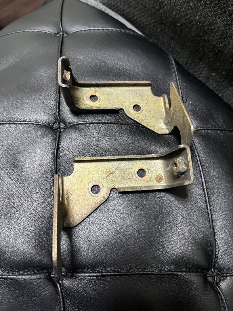 ゼファー400シート金具