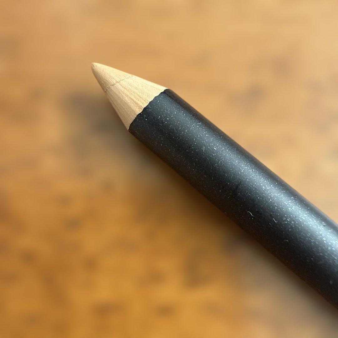 MAC スタジオ クロマグラフィック ペンシル NC42 / NW35