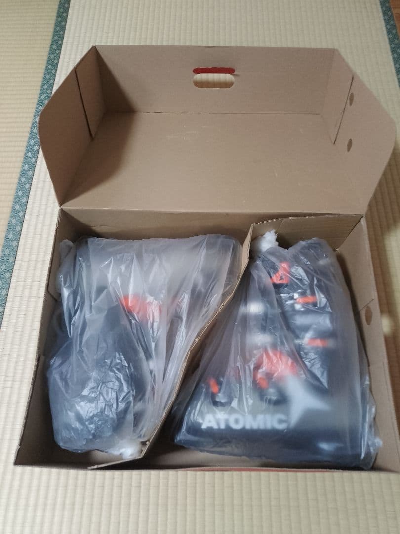 ATOMIC スキーブーツ フレックス90 サイズ25.5cm