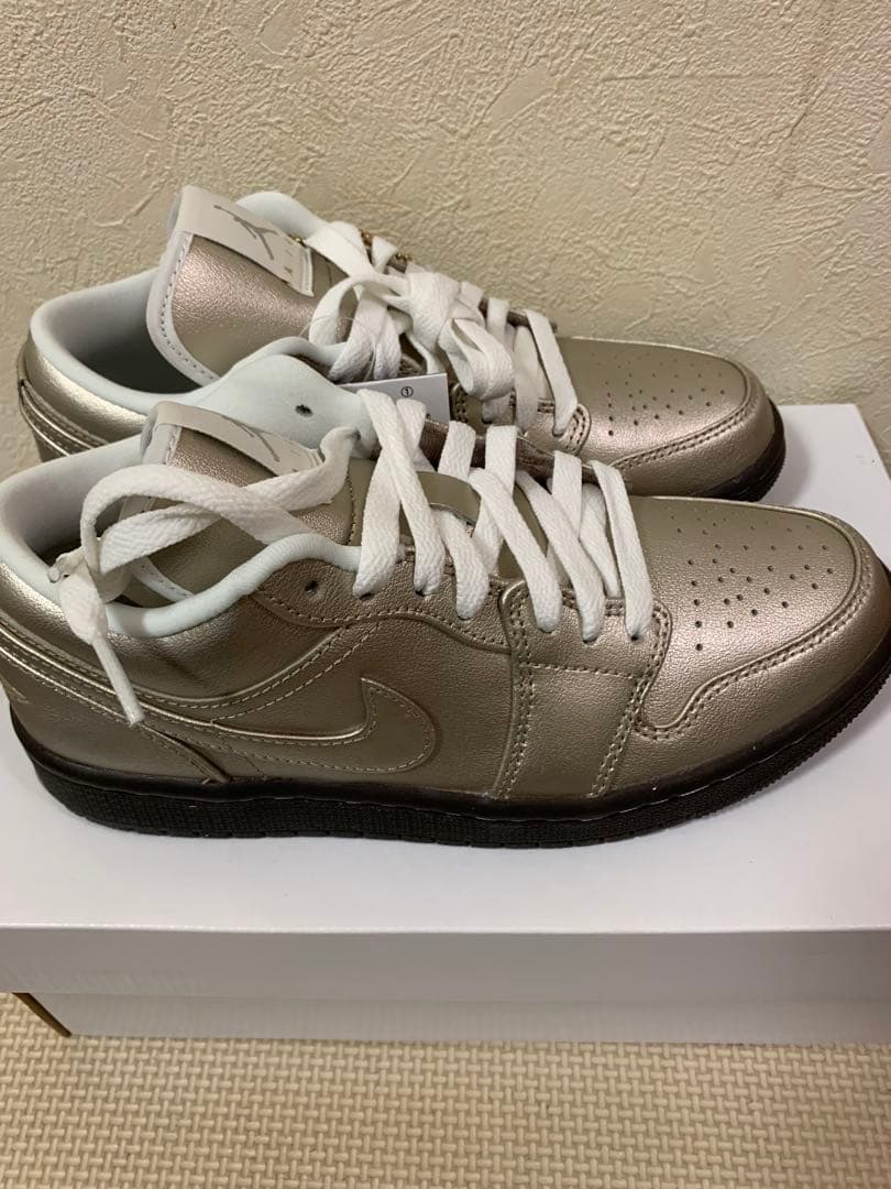 シューズ(女性用) AIR JORDAN 1 LOW SE HQ3529-099 23.5cm