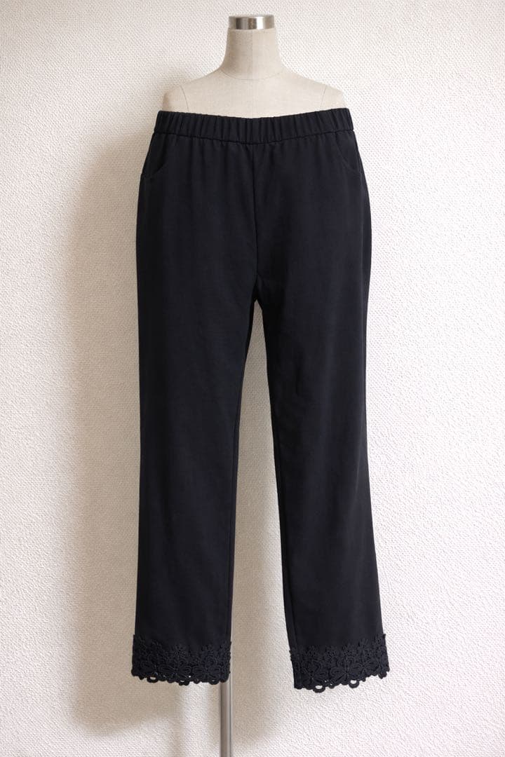 未使用　INGEBORGフラワーレース裾　スラックス