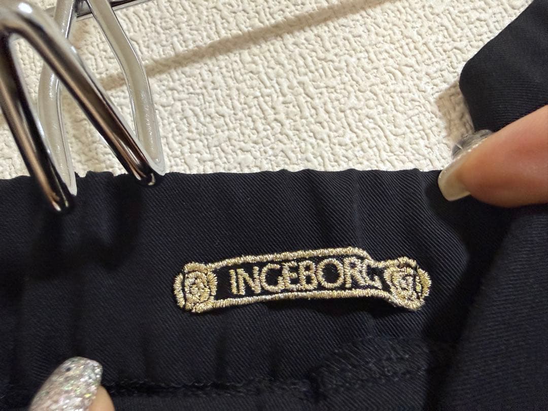 未使用　INGEBORGフラワーレース裾　スラックス