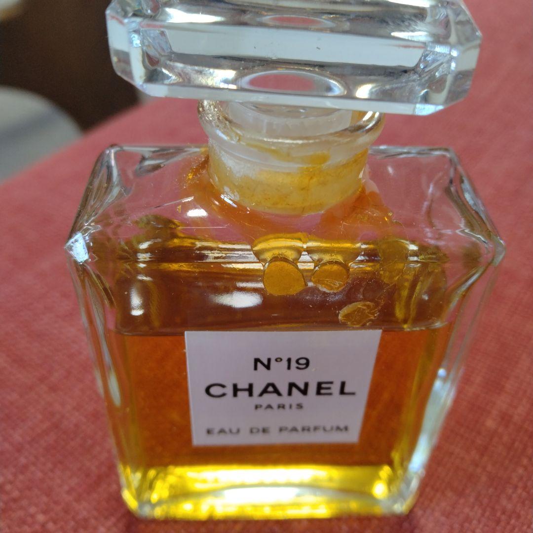 シャネル No19 オードゥ パルファム BT 50ml