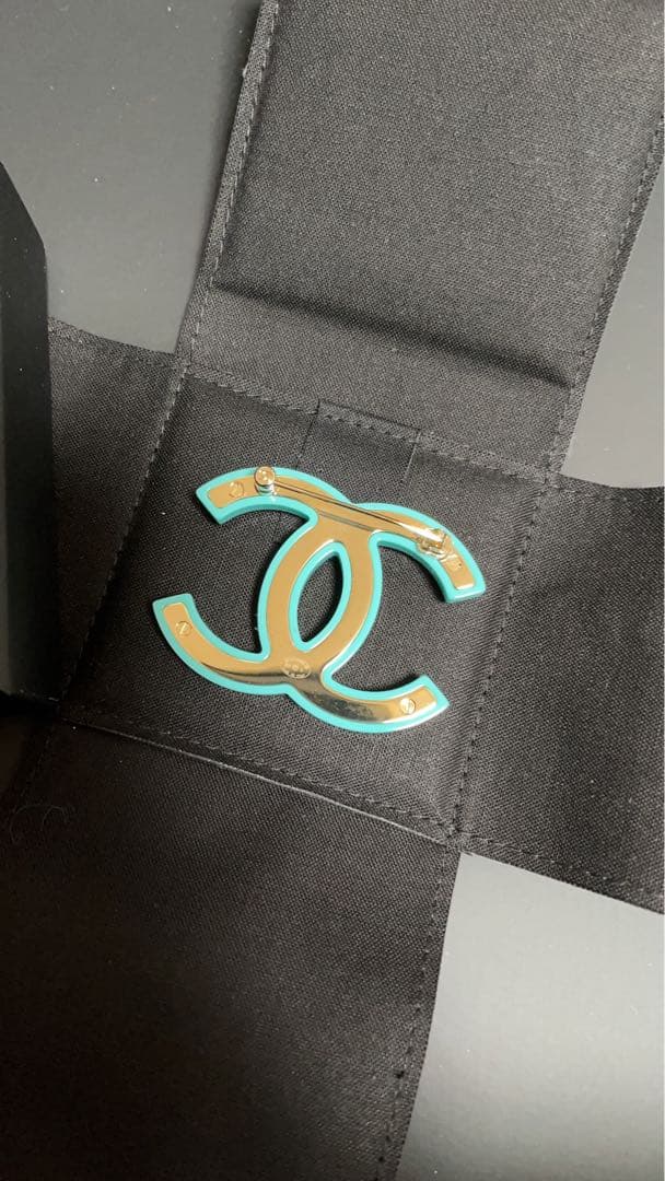 CHANEL ターコイズ ダブルCロゴ ブローチ