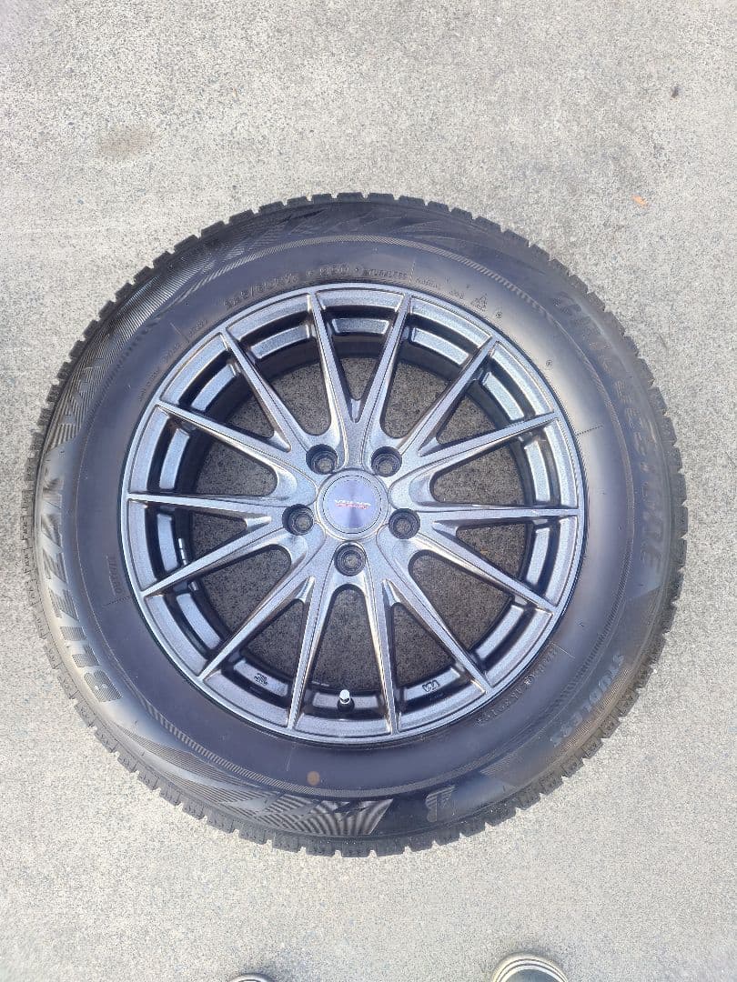 アルファード30系 スタッドレスタイヤ·アルミ