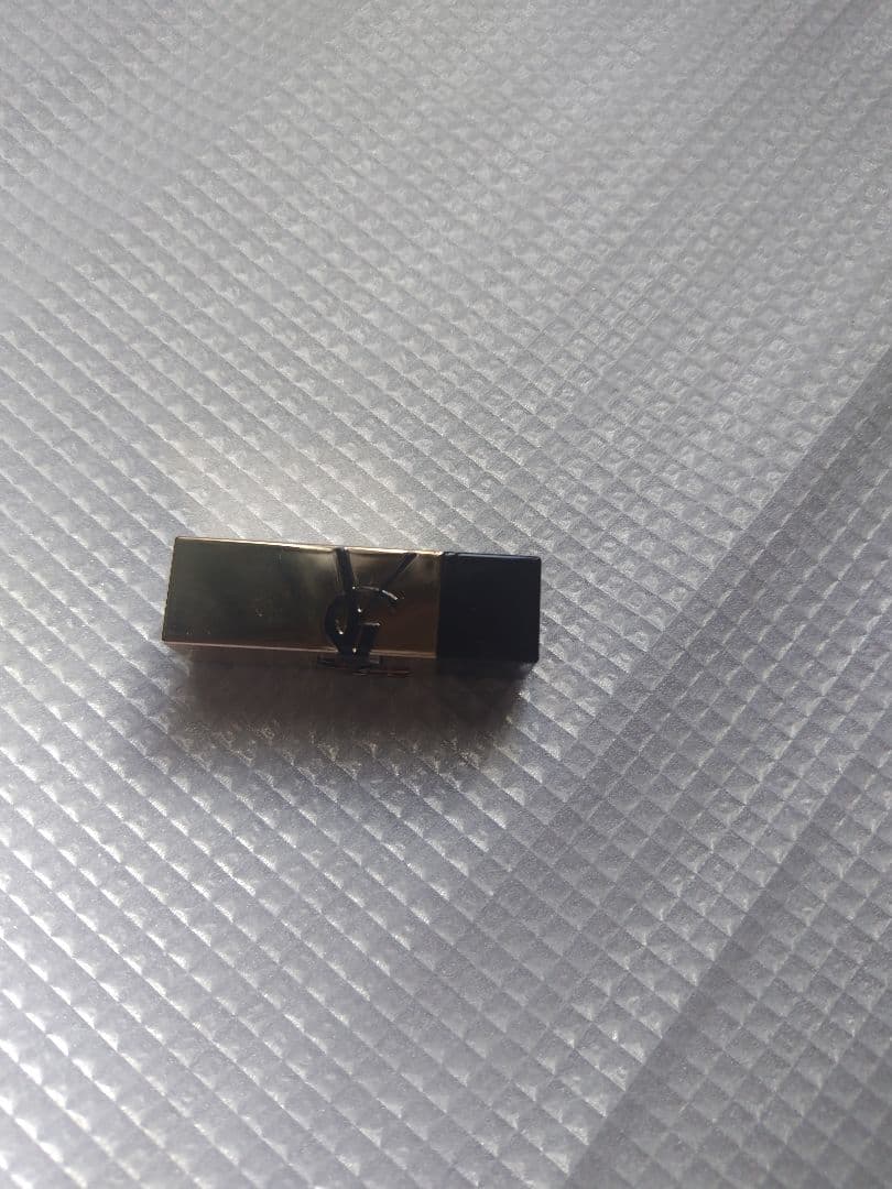 イブサンローラン　リップ　ミニサイズ