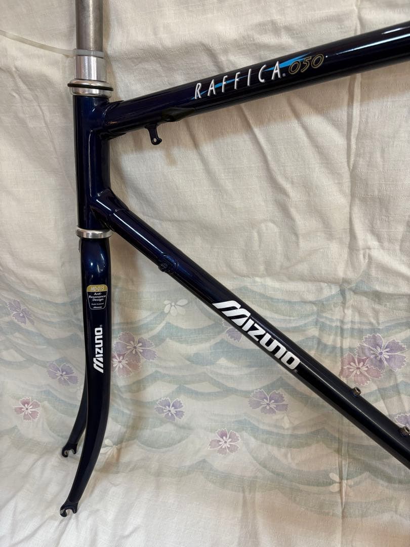 ミズノ　カーボンロードフレーム　ラフィカ050