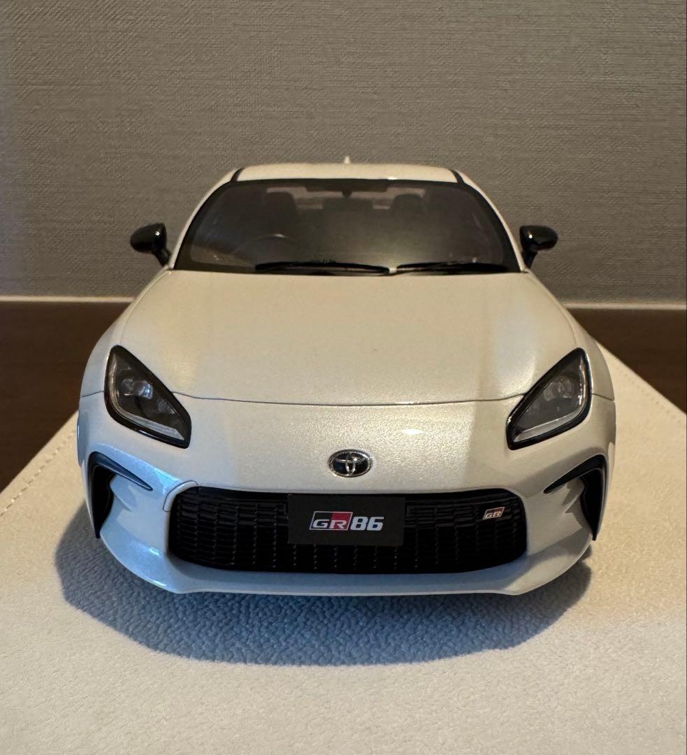 GR86 モデルカー 1/18 Pro Edition