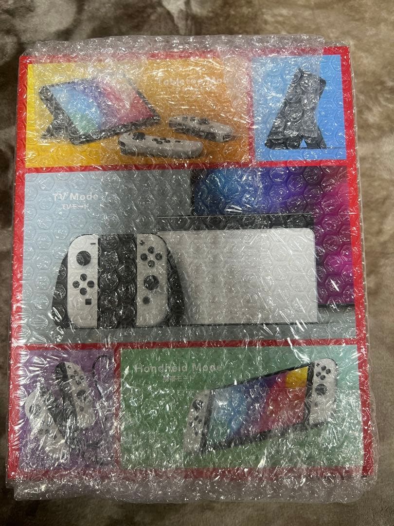 Nintendo Switch 本体 ホワイト/ブラック 新品未使用未開封です。