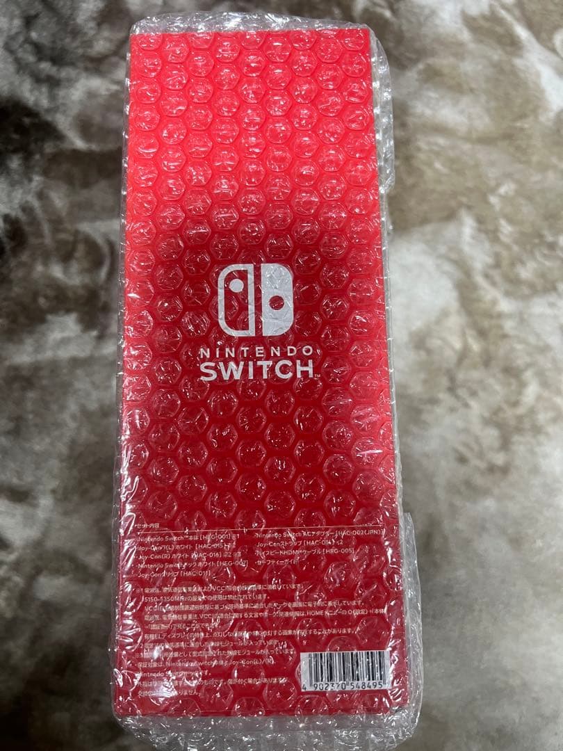 Nintendo Switch 本体 ホワイト/ブラック 新品未使用未開封です。