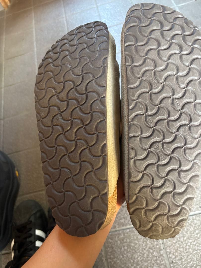 birkenstockベージュ スエード サボサンダル