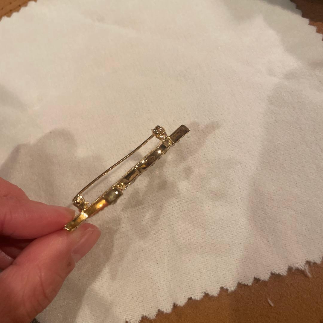 イヴ・サンローラン　ブローチ　美品