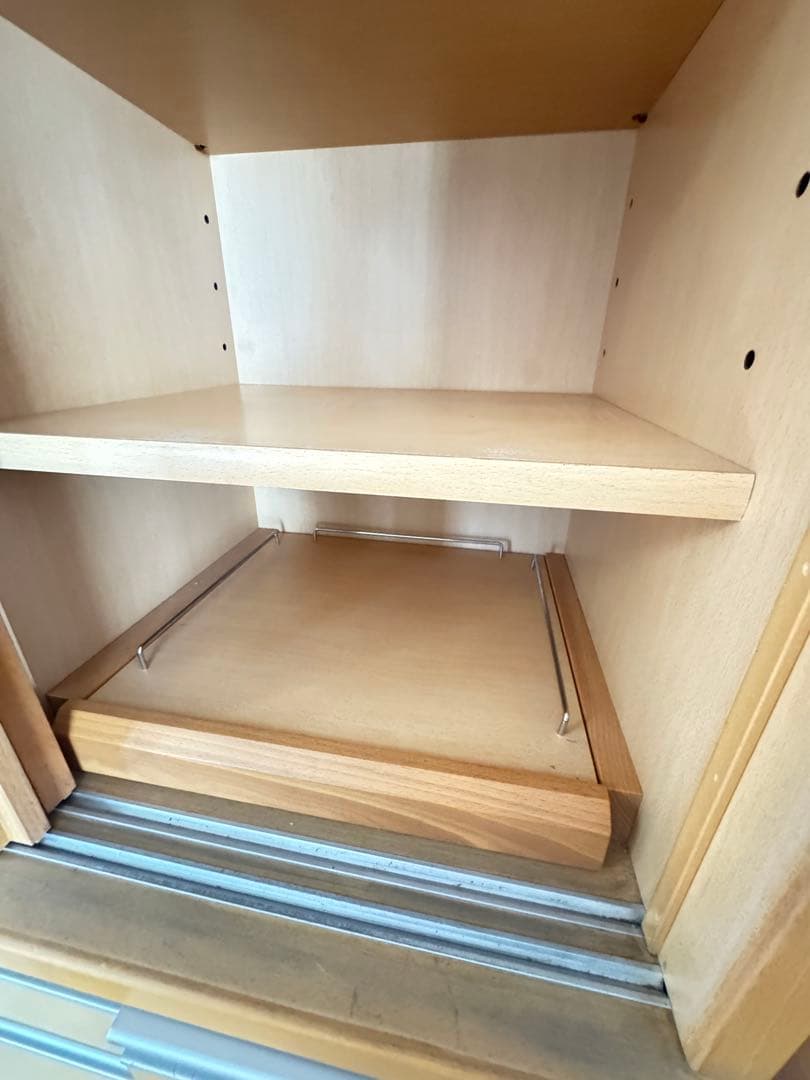 ナチュラルウッド 食器棚 ガラス戸付き／引き取り希望です！