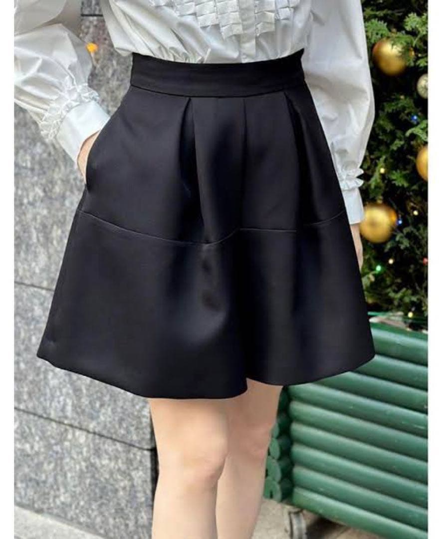 なき　　トレフルプラスワン　タックショートパンツ　黒　02