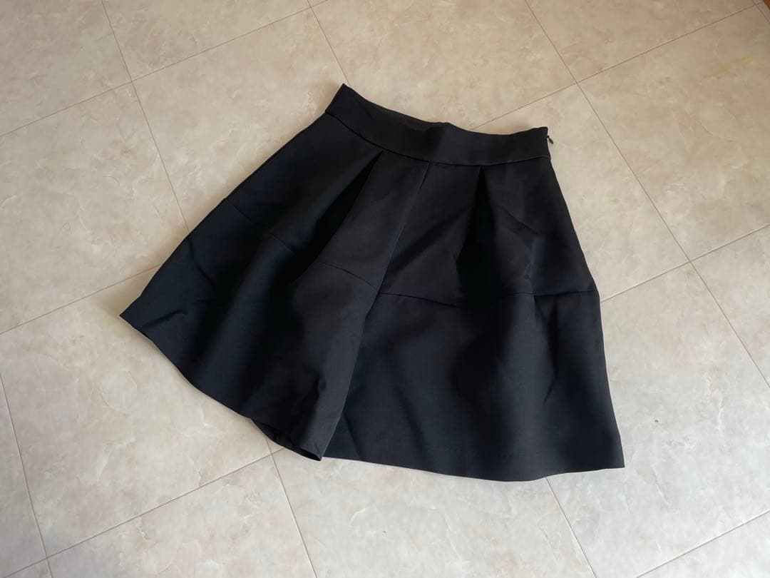 なき　　トレフルプラスワン　タックショートパンツ　黒　02