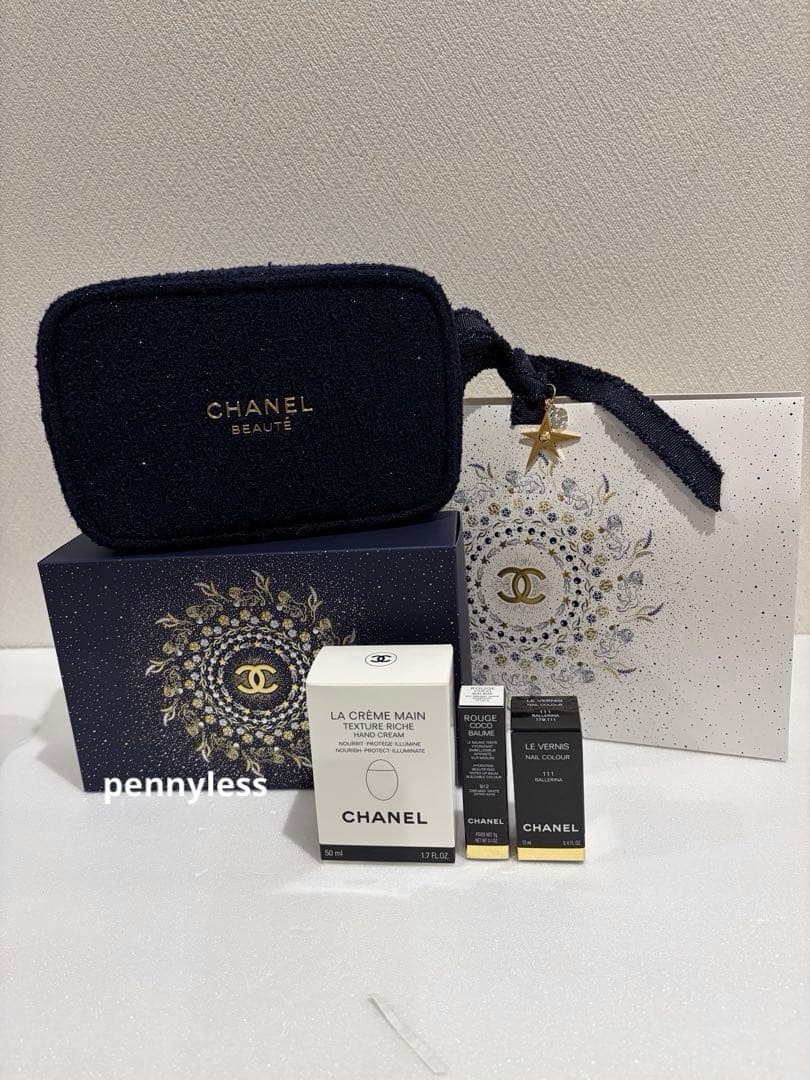 シャネル（CHANEL）2025年ホリデー限定ギフトボックス　新品ショッパー付き