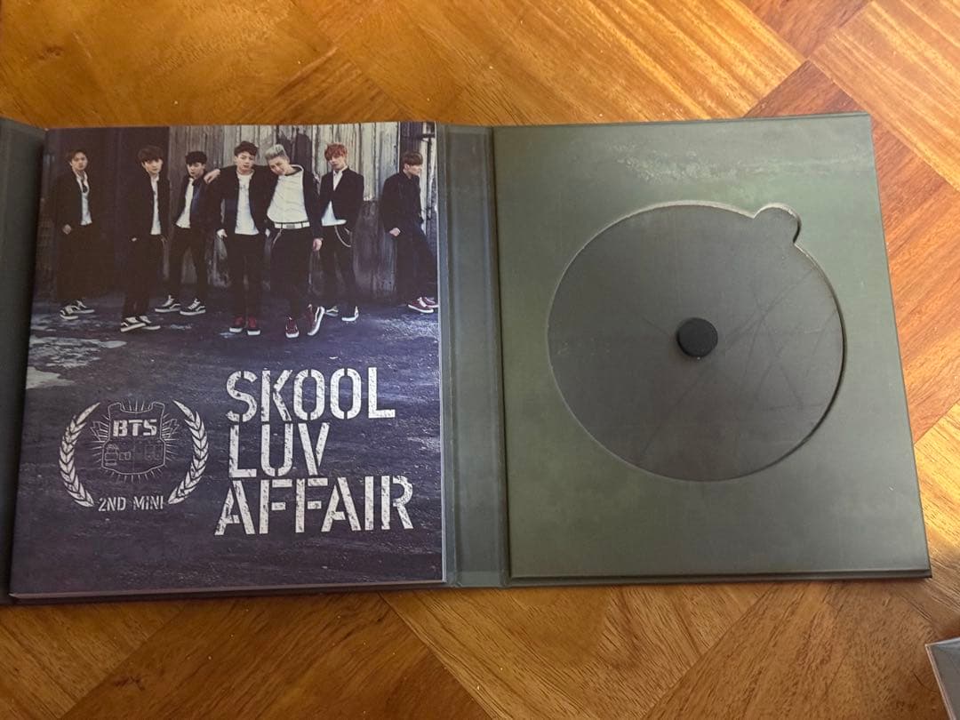 【値下げしました】BTS 防弾少年団　直筆サイン入りCD