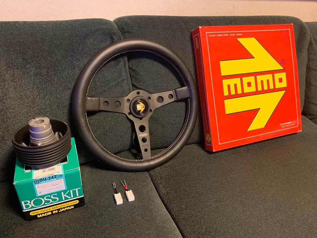 momo プロトタイプ　ステアリング　jb23 ジムニー　ハンドル　本物