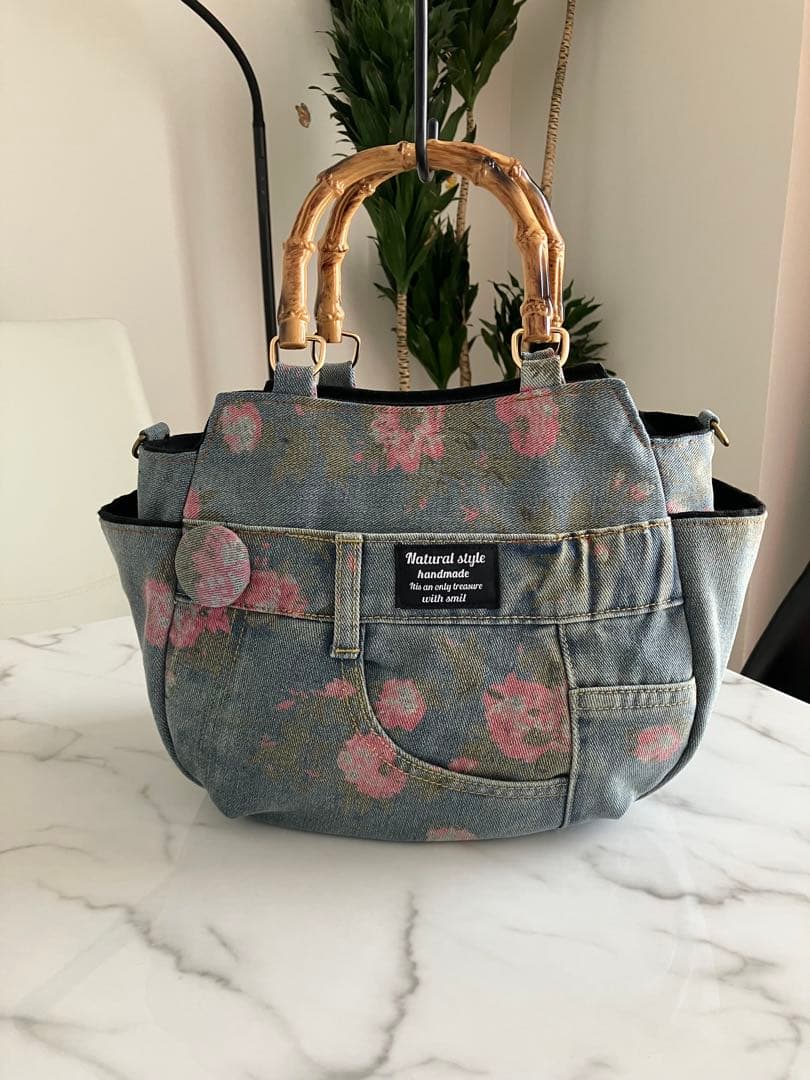 802 ✿ いちご ✿　花柄デニムリメイクバック　ハンドメイド2点