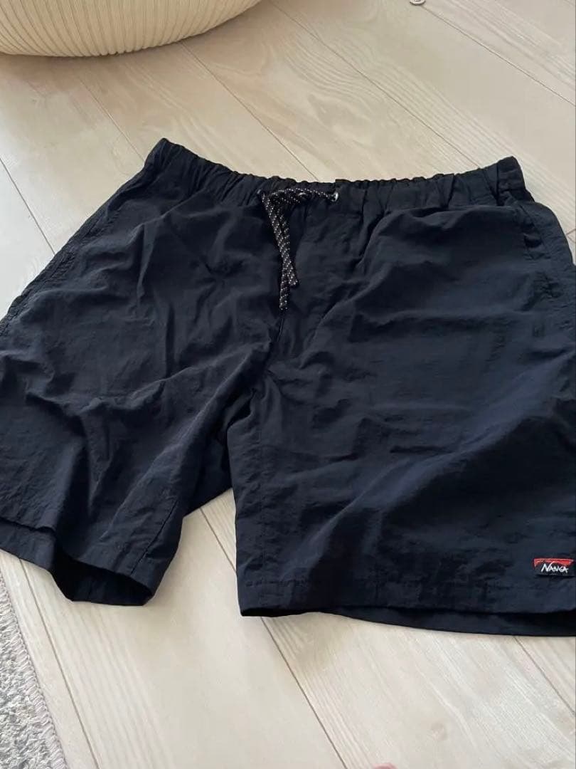 NANGA 黒ショートパンツ ゴム紐付き