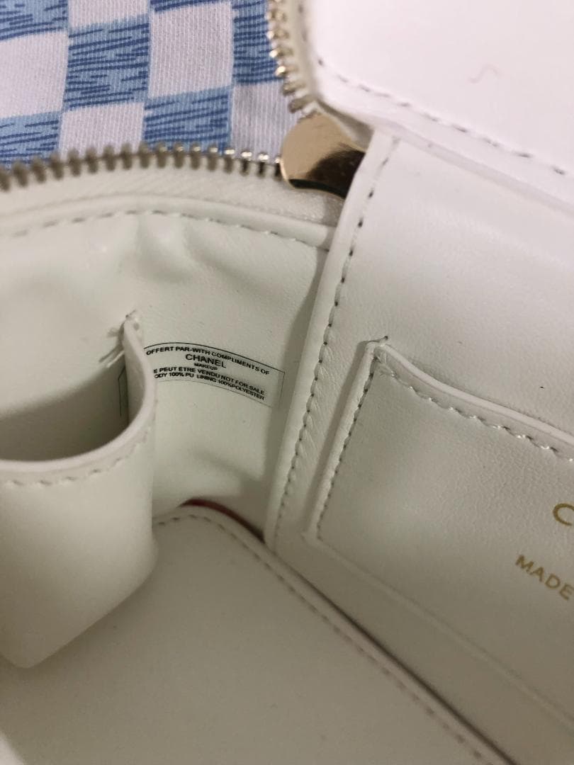 ショルダーバッグ　ノベルティ　ホワイト　エレガント　バッグ