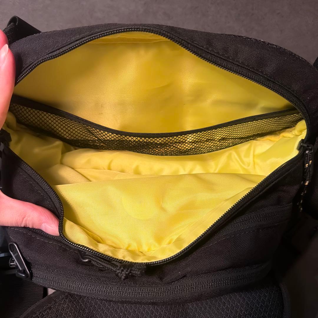 【あお】Hugoo ヒップシート　ブラック×イエロー　ハグー 箱無し