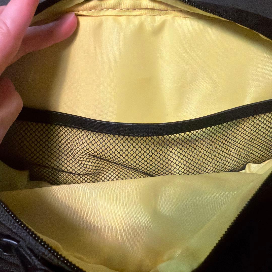 【あお】Hugoo ヒップシート　ブラック×イエロー　ハグー 箱無し