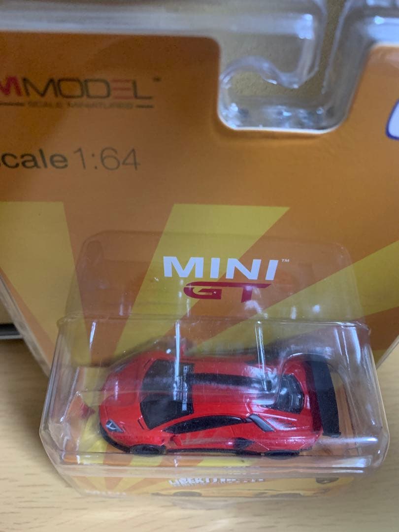 ミニカー MINI GT lbwk Lamborghini Aventador 1:64